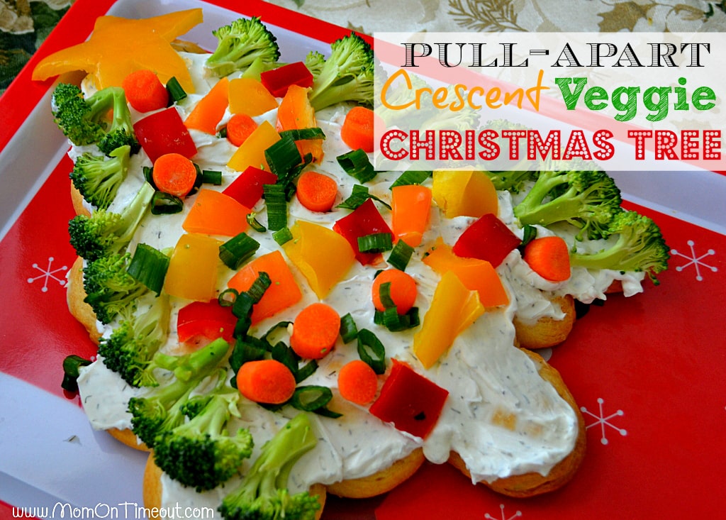 Pull-Apart Crescent Veggie Christmas Tree | MomOnTimeout.com