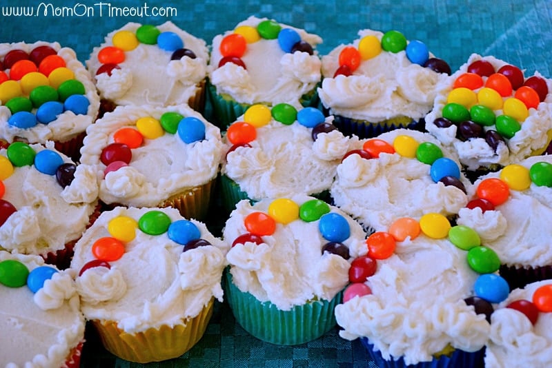 Taste-the-rainbow-cupcakes