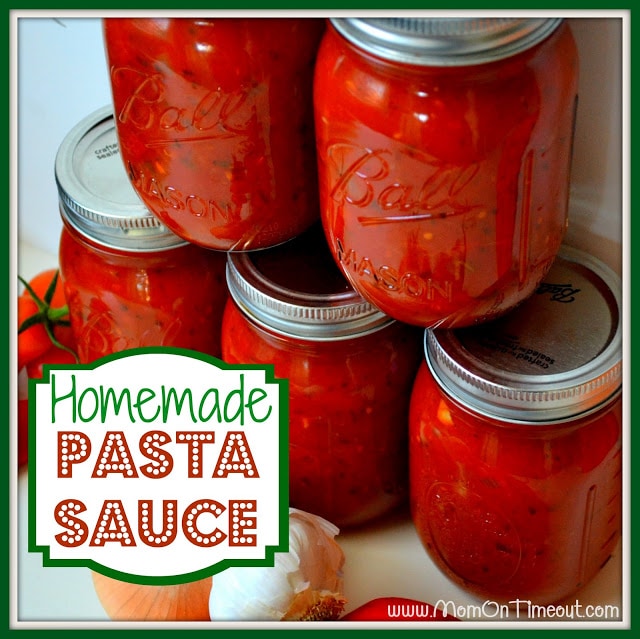 This Easy Homemade Pasta Sauce recipe is a great way to use all those fresh veggies in your garden! Not into canning? No worries, this sauce can be frozen in ziploc bags as well! | MomOnTimeout.com