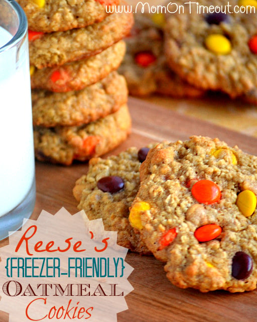 Reese's Freezer-Friendly Oatmeal Cookies | Mom On Timeout - Chewy, chunky, and just downright delicious!  #cookies #recipe #Reeses