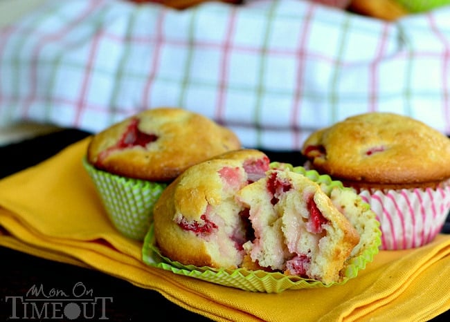 Strawberry-muffins-with-cream-cheese-recipe