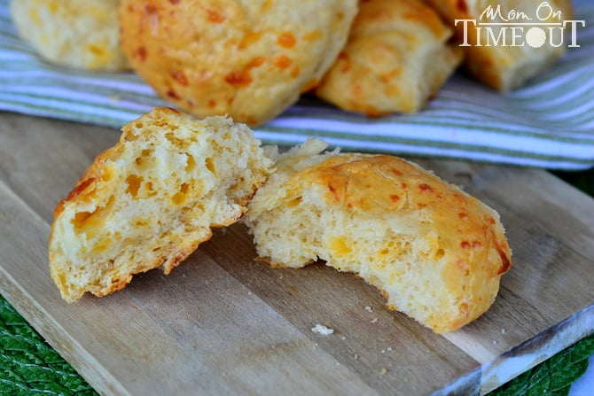 Easy No-Knead Cheddar Rolls | MomOnTimeout.com