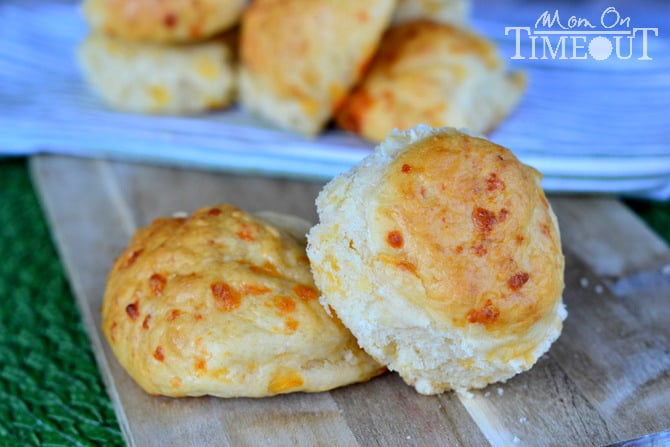 Easy No-Knead Cheddar Rolls | MomOnTimeout.com