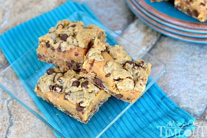 Chocolate Chip Caramel Cookie Bars are SO good with a sweet, gooey, caramel center! | MomOnTimeout.com