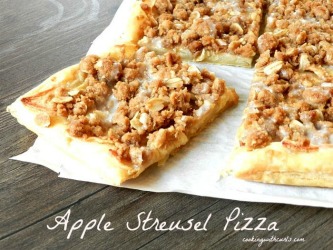 Apple Streusel Pizza