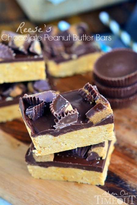 Satisfy your chocolate and peanut butter cravings in less than 30 minutes with these Reese's Chocolate Peanut Butter Bars! | MomOnTimeout.com