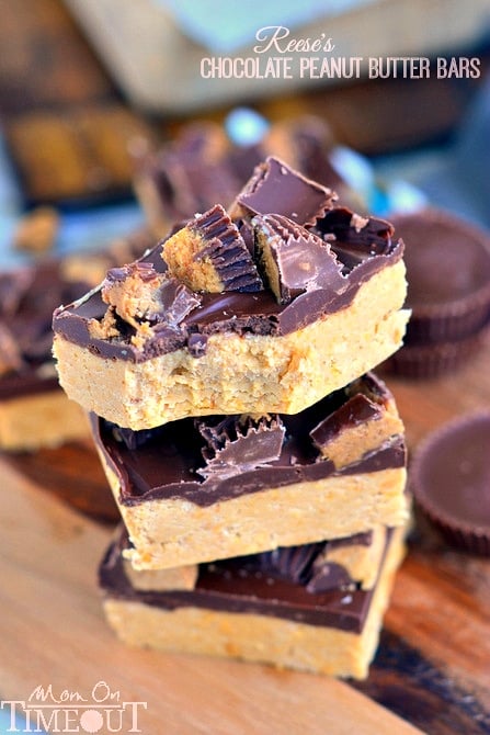 Satisfy your chocolate and peanut butter cravings FAST with these Reese's Chocolate Peanut Butter Bars! | MomOnTimeout.com