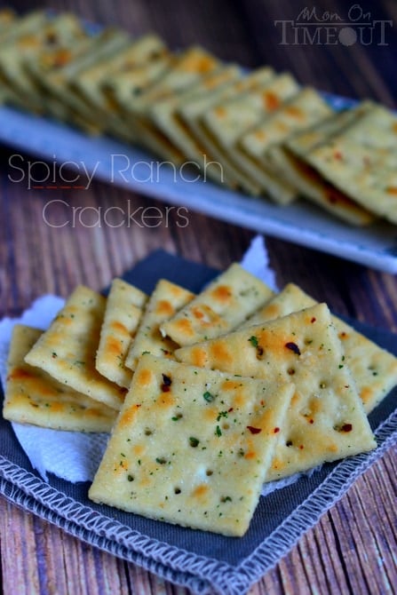 {Easy} Spicy Ranch Crackers are totally addicting and use only 4 ingredients! | MomOnTimeout.com