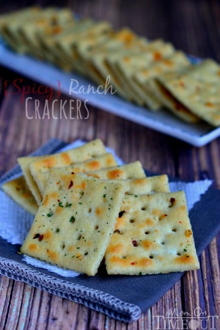 {Easy} Spicy Ranch Crackers are totally addicting and use only 4 ingredients! | MomOnTimeout.com