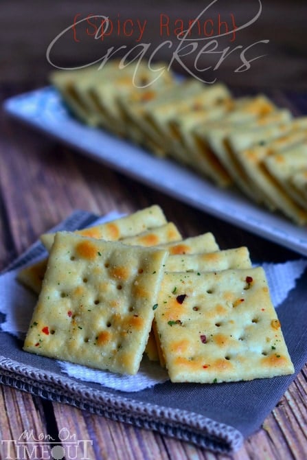 {Easy} Spicy Ranch Crackers are totally addicting and use only 4 ingredients! | MomOnTimeout.com