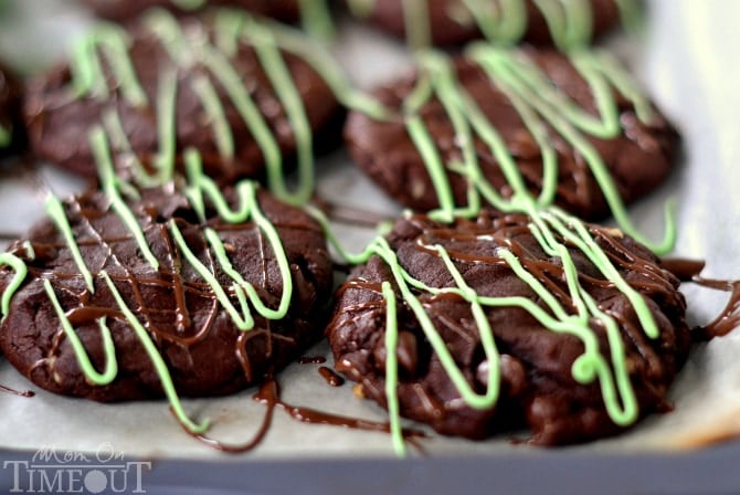 You're going to love the rich chocolate and refreshing mint flavors in these Andes Triple Chocolate Mint Pudding Cookies! | MomOnTimeout.com