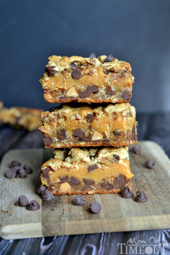 Peanut Butter Caramel Toffee Chocolate Chip Cookie Bars | MomOnTimeout.com