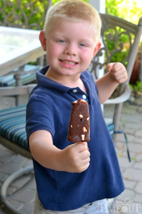 These Rocky Road Pudding Pops are the perfect treat for a summer afternoon! | MomOnTimeout.com
