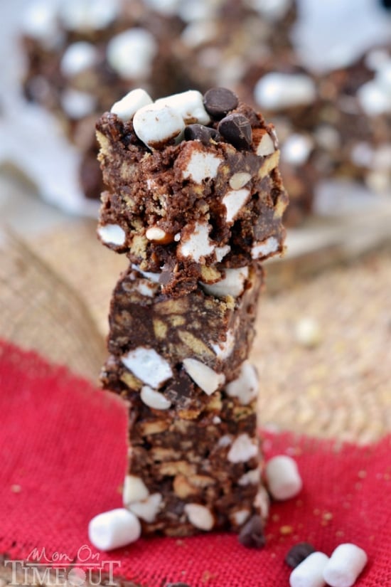 Rocky Road S'mores Bars | A seriously delicious combo of two amazing treats!