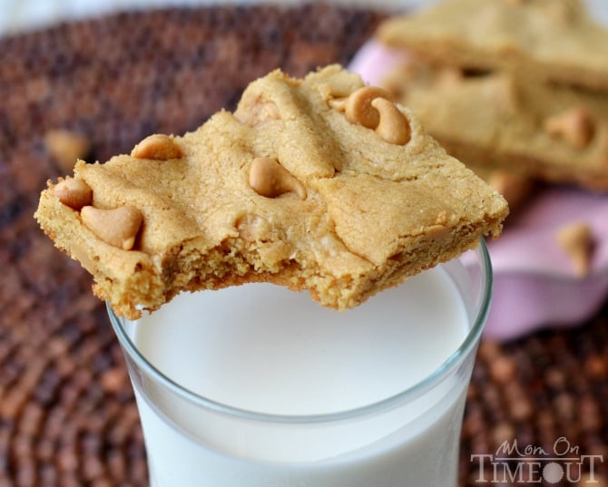Peanut butter lovers will find it hard to resist these Double Trouble Peanut Butter Cookie Bars! | MomOnTimeout.com