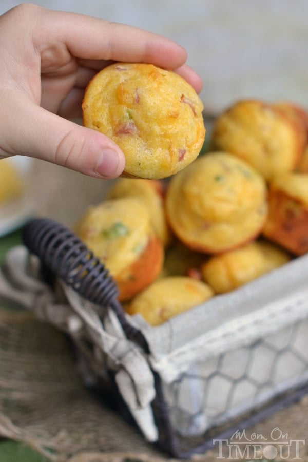 Ham and Cheese Mini Corn Muffins - perfect for breakfast, lunch and dinner or anytime in between! | MomOnTimeout.com | #bread #ham #cheese #breakfast #recipe