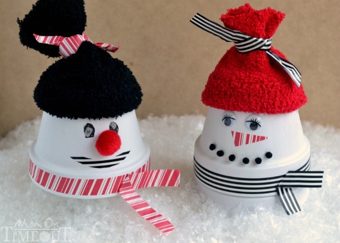 These Adorable Clay Pot Snowman are so fun to make! They make a perfect afternoon project and the options are endless! | MomOnTimeout.com | #christmas #craft #snowman #MakeAmazing #spon