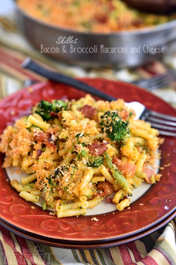 Skillet Bacon and Broccoli Macaroni and Cheese is the perfect dinner recipe for busy weeknights! Easy and delicious! | MomOnTimeout.com