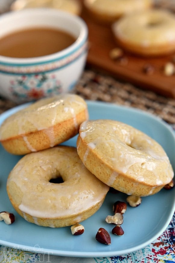 These Skinny Toasted Hazelnut Baked Donuts are ready to go in just 15 minutes - start to finish! A delicious breakfast you don't need to feel guilty about! | MomOnTimeout.com | #recipe #breakfast #brunch #IDelight #ad