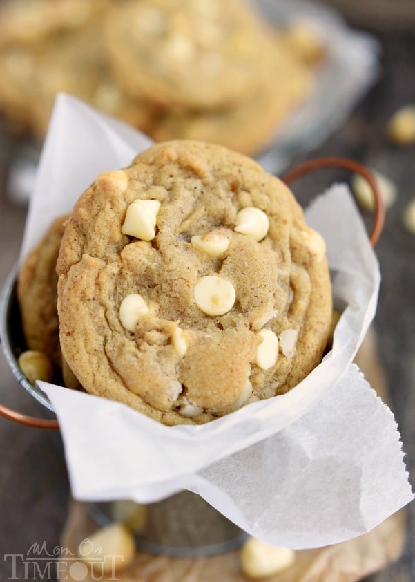 These insanely delicious Brown Butter White Chocolate Macadamia Nut Cookies are guaranteed to be a new favorite! Super easy to make and mouth watering good! This easy cookie recipe is one you will find yourself making over and over...| MomOnTimeout.com