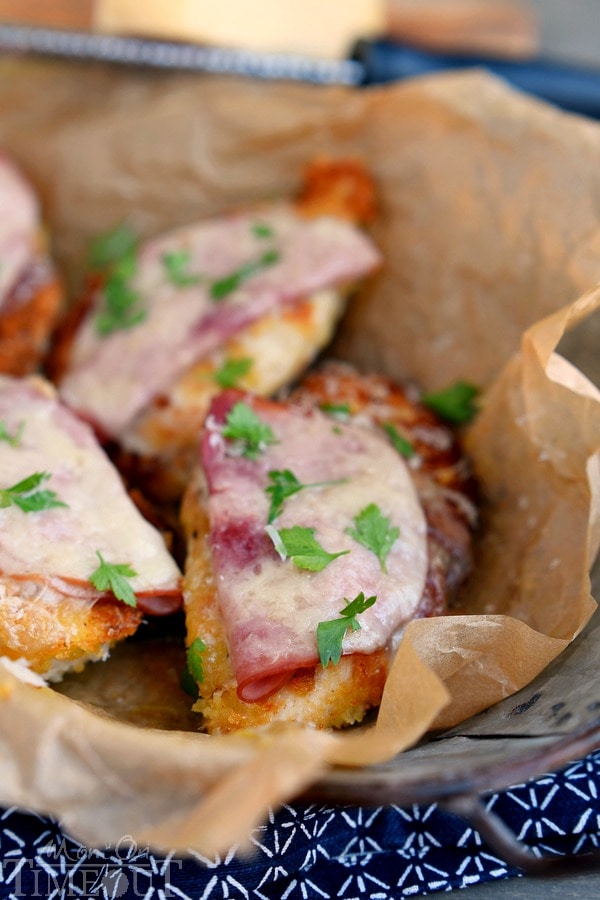 This 20 Minute Skillet Chicken Cordon Bleu recipe is the perfect quick and easy dinner! Crunchy panko breading, ham, Swiss cheese and wine - no one will know you didn't slave for hours! | MomOnTimeout.com