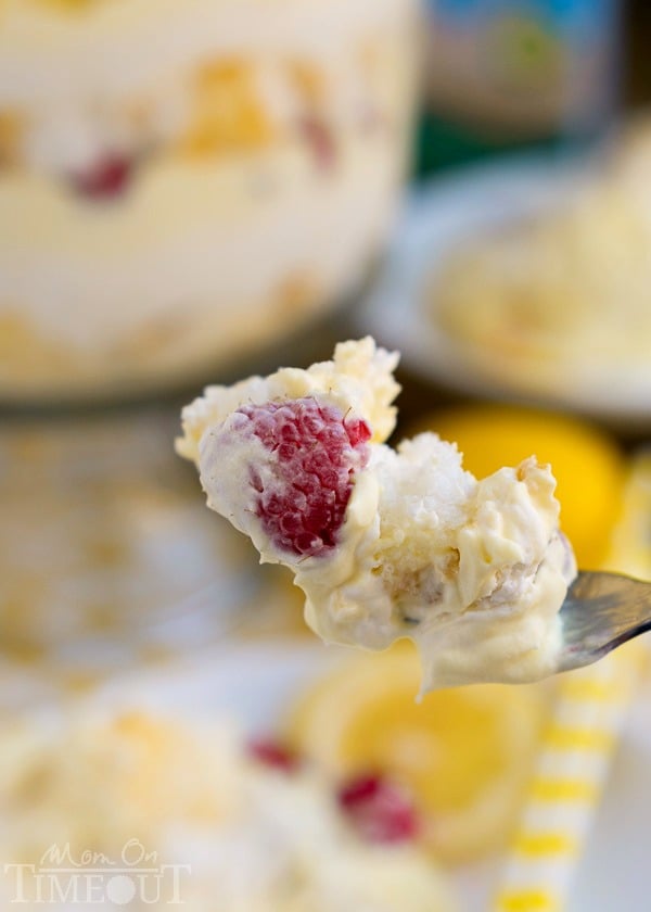 This Skinny Lemon Raspberry Cheesecake Trifle takes just 10 minutes to prepare and tastes like summer! The perfect easy dessert recipe for any occasion! | MomOnTimeout.com