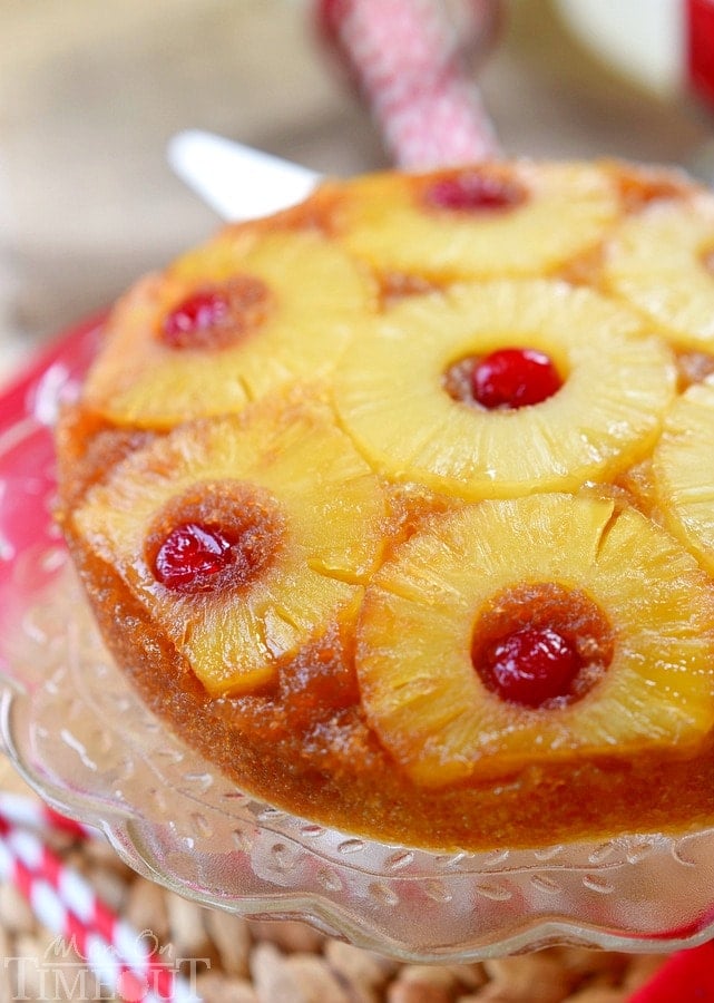 Stay cool this summer with this Microwave Pineapple Upside Down Cake! In just 10 minutes, you and your family can be enjoying this gorgeous cake - straight from your microwave! The PERFECT easy dessert recipe! | MomOnTimeout.com |