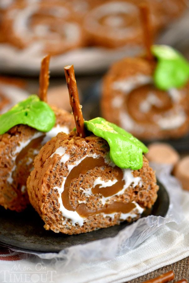 Caramel Pumpkin Spice Rice Krispies Treats Pinwheels - my new favorite fall treat! Amazing flavors, totally fun - what's not to love?