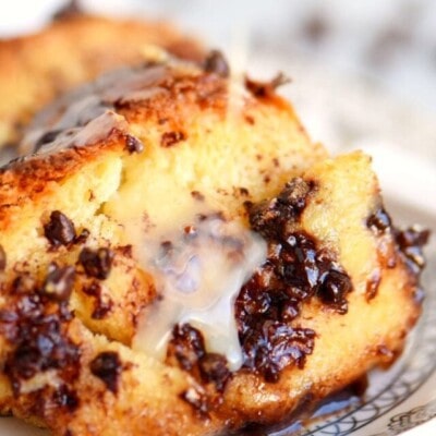 cropped-chocolate-bread-pudding-with-salted-caramel-sauce-drizzle.jpg
