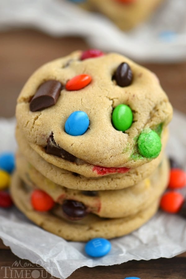 Chewy M&M Cookie Cake - Design Eat Repeat