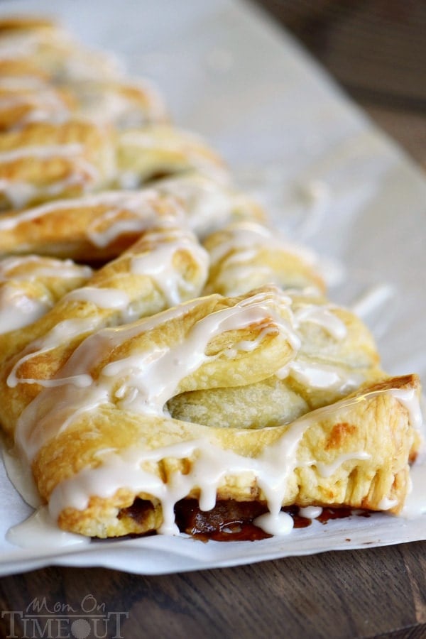 This easy Apple Walnut Strudel is the BEST way to wake up this fall! Perfect for breakfast, brunch or even dessert, this sweet treat is impossible to resist!