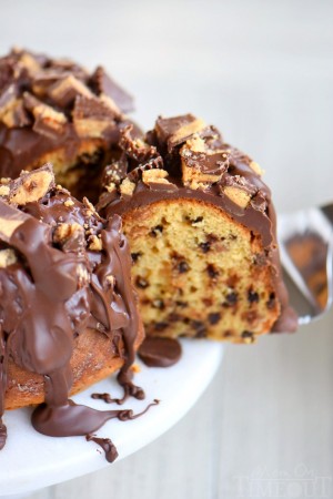 reeses-peanut-butter-chocolate-chip-pound-cake-slice