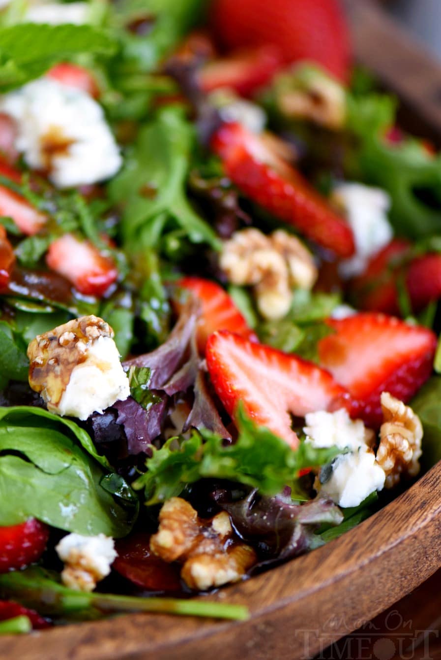 strawberry-spinach-salad-gorgonzola-mint-walnuts