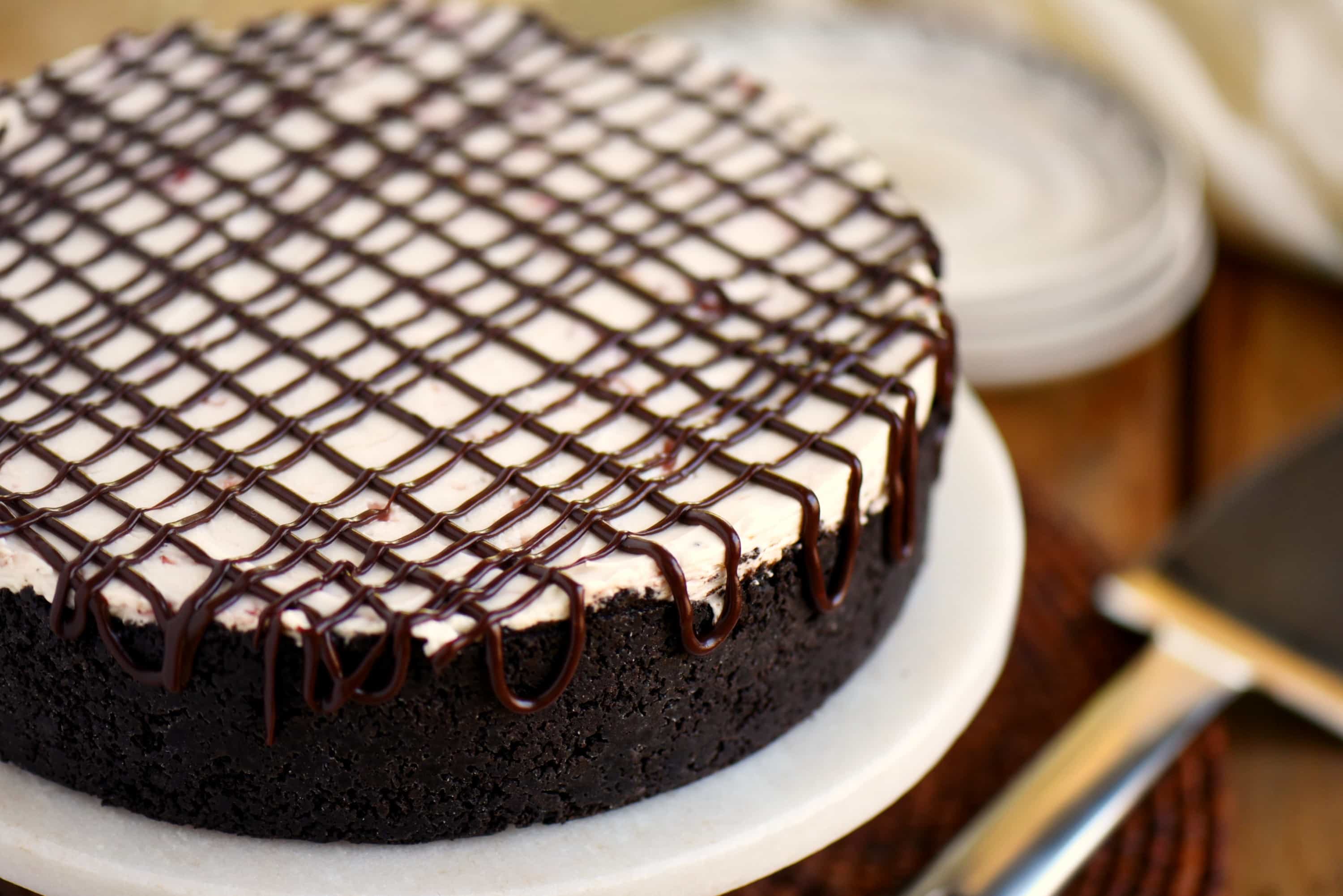 no-bake-strawberry-cheesecake-ganache-topping