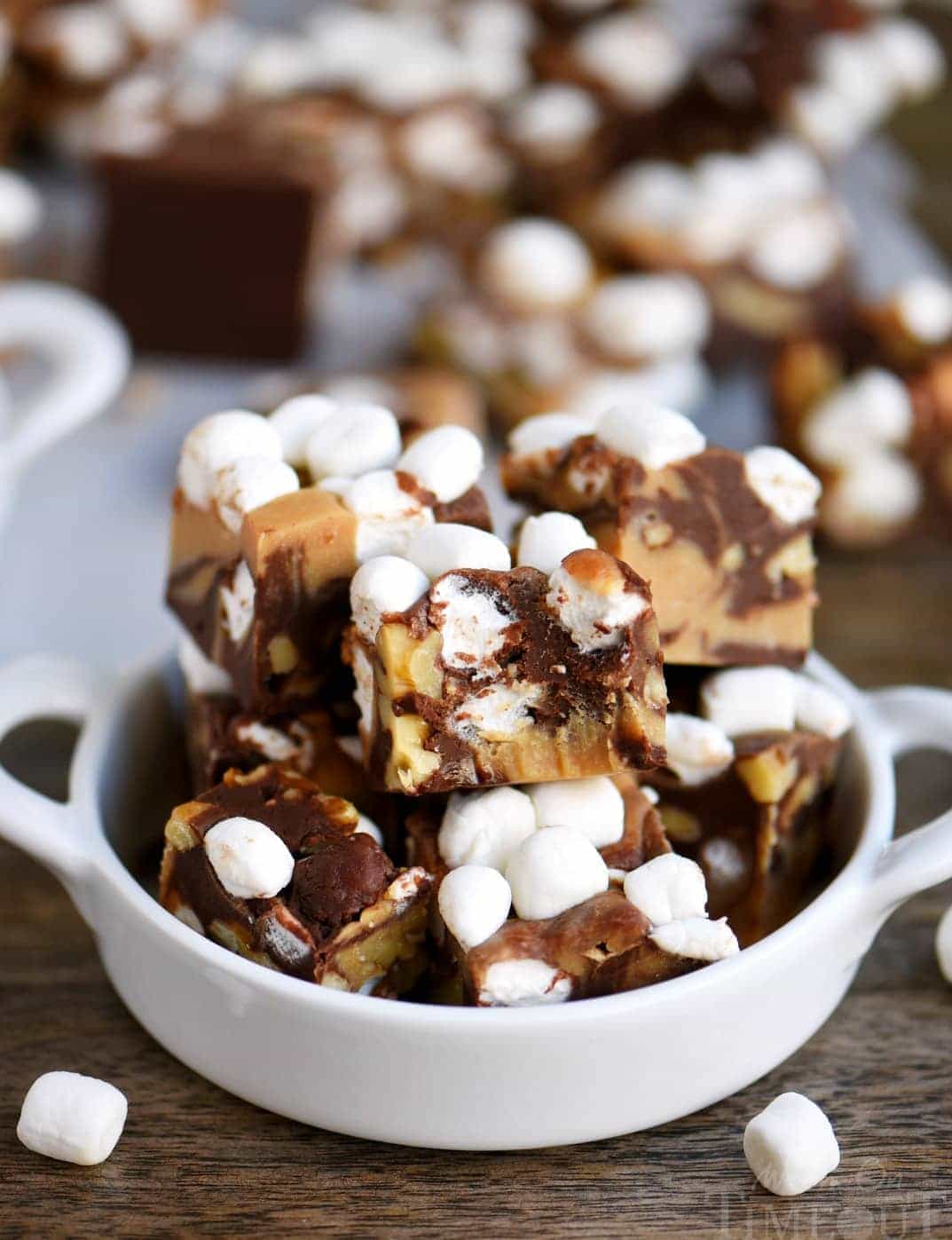 This easy, 5 Minute Peanut Butter Rocky Road Fudge is guaranteed to be a hit with the peanut butter lovers in your life! So easy to make and no candy thermometer needed! Great for the holidays and makes a lovely gift too! // Mom On Timeout