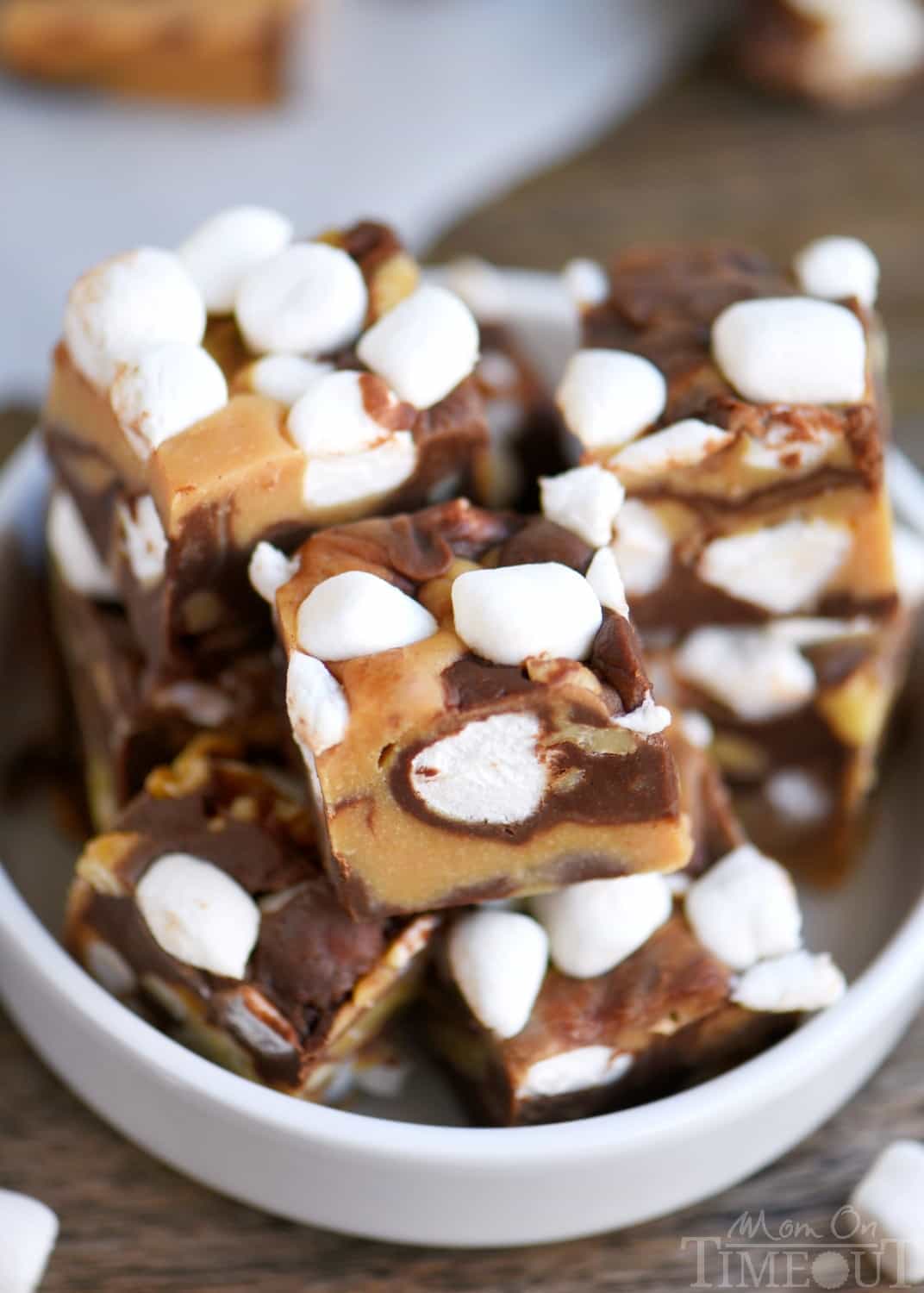 This easy, 5 Minute Peanut Butter Rocky Road Fudge is guaranteed to be a hit with the peanut butter lovers in your life! So easy to make and no candy thermometer needed! Great for the holidays and makes a lovely gift too! // Mom On Timeout