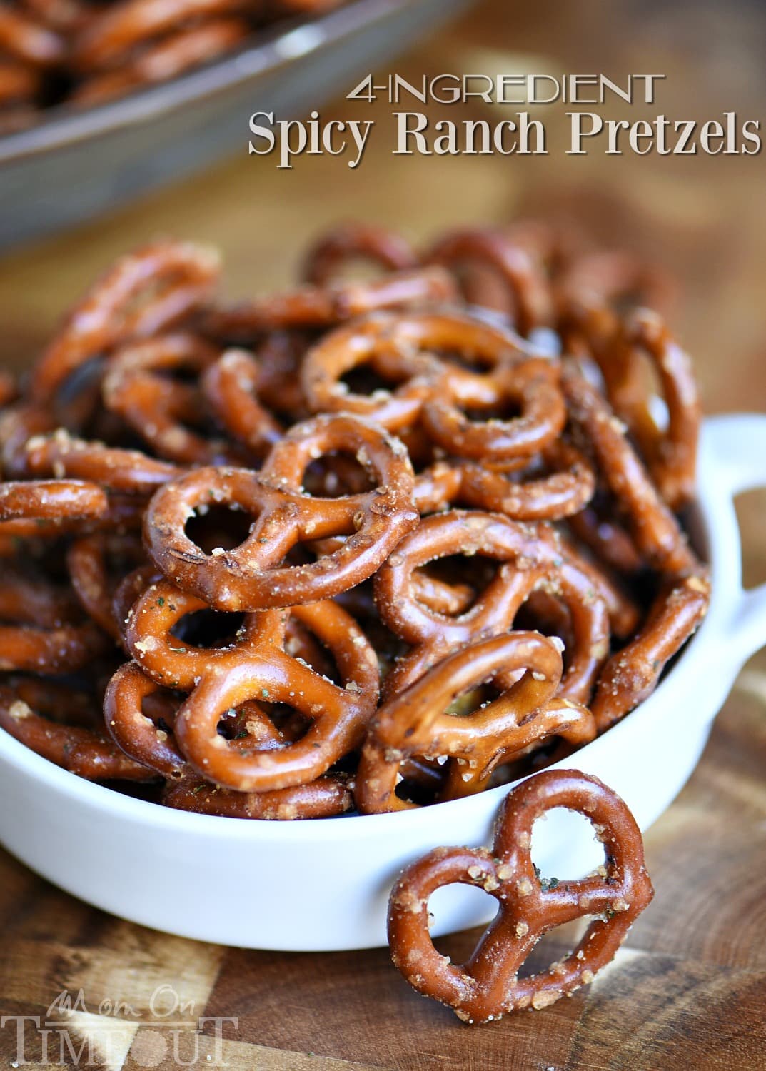 These Spicy Ranch Pretzels are totally addicting and use only 4 ingredients! This delightfully easy recipe is sure to become a new family favorite! Perfect for game day! // Mom On Timeout