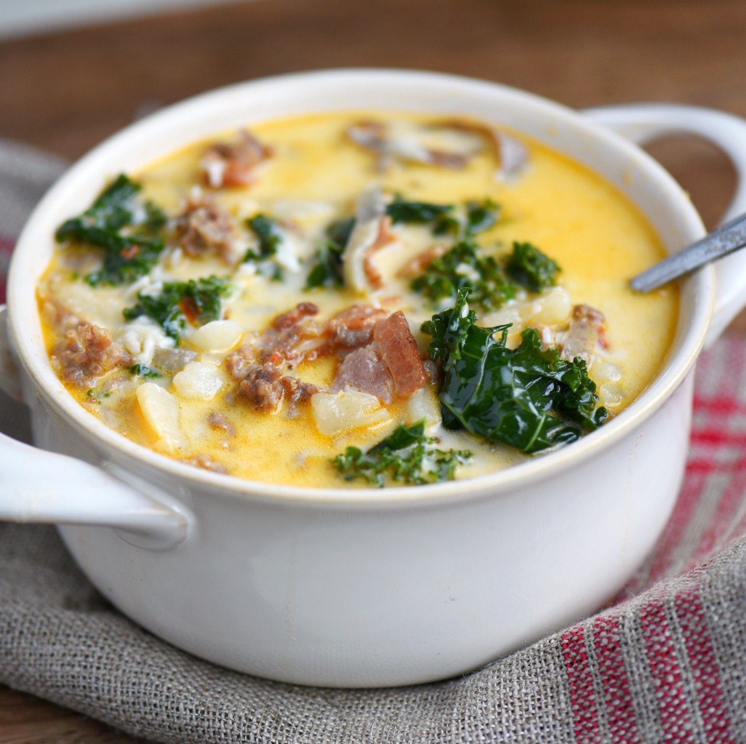 One Pot Olive Garden Zuppa Toscana Soup - Mom On Timeout