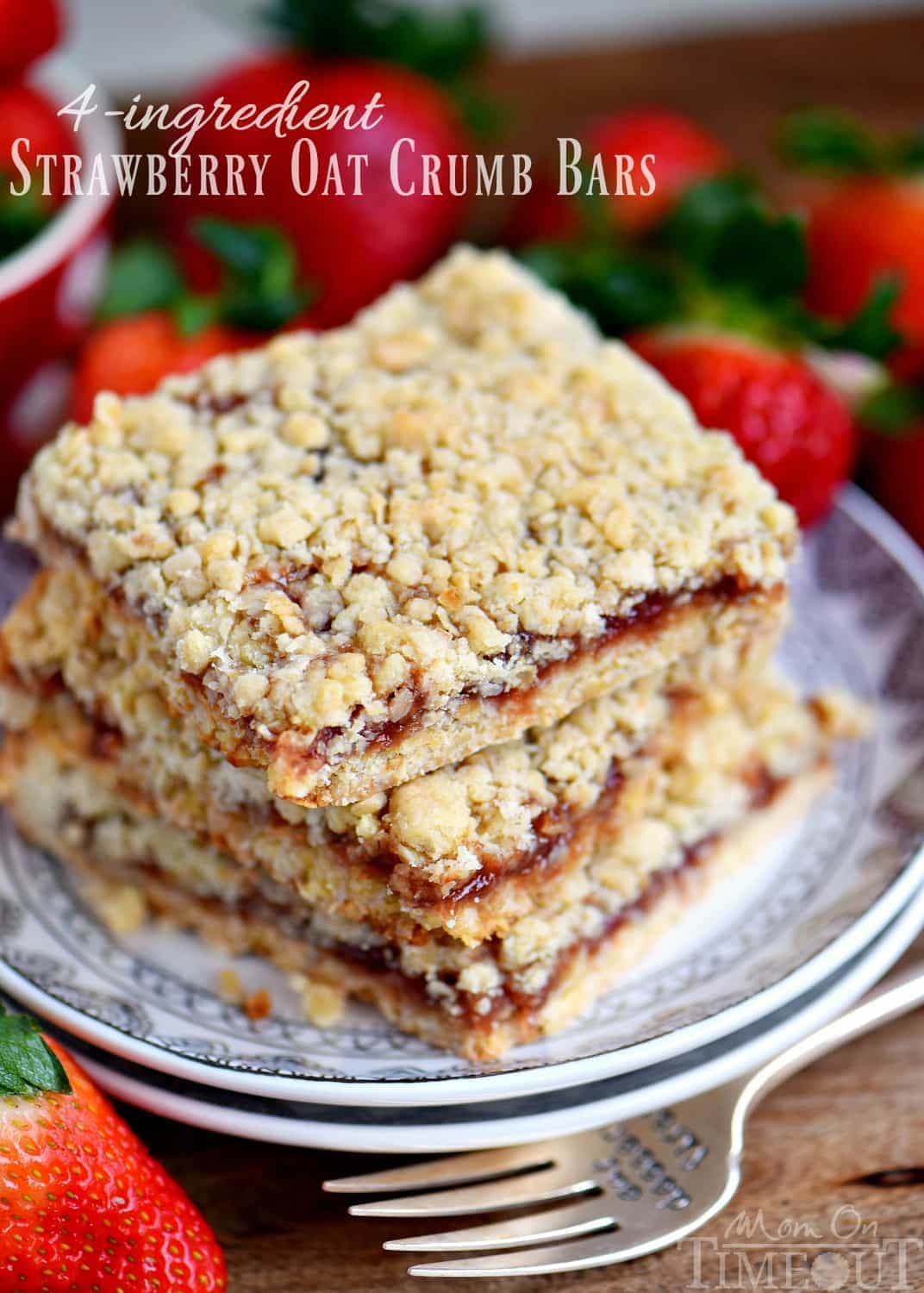 Dessert has never been easier or more delicious than with these 4 Ingredient Strawberry Oat Crumb Bars! Serve warm with ice cream for an exceptionally delicious treat! // Mom On Timeout