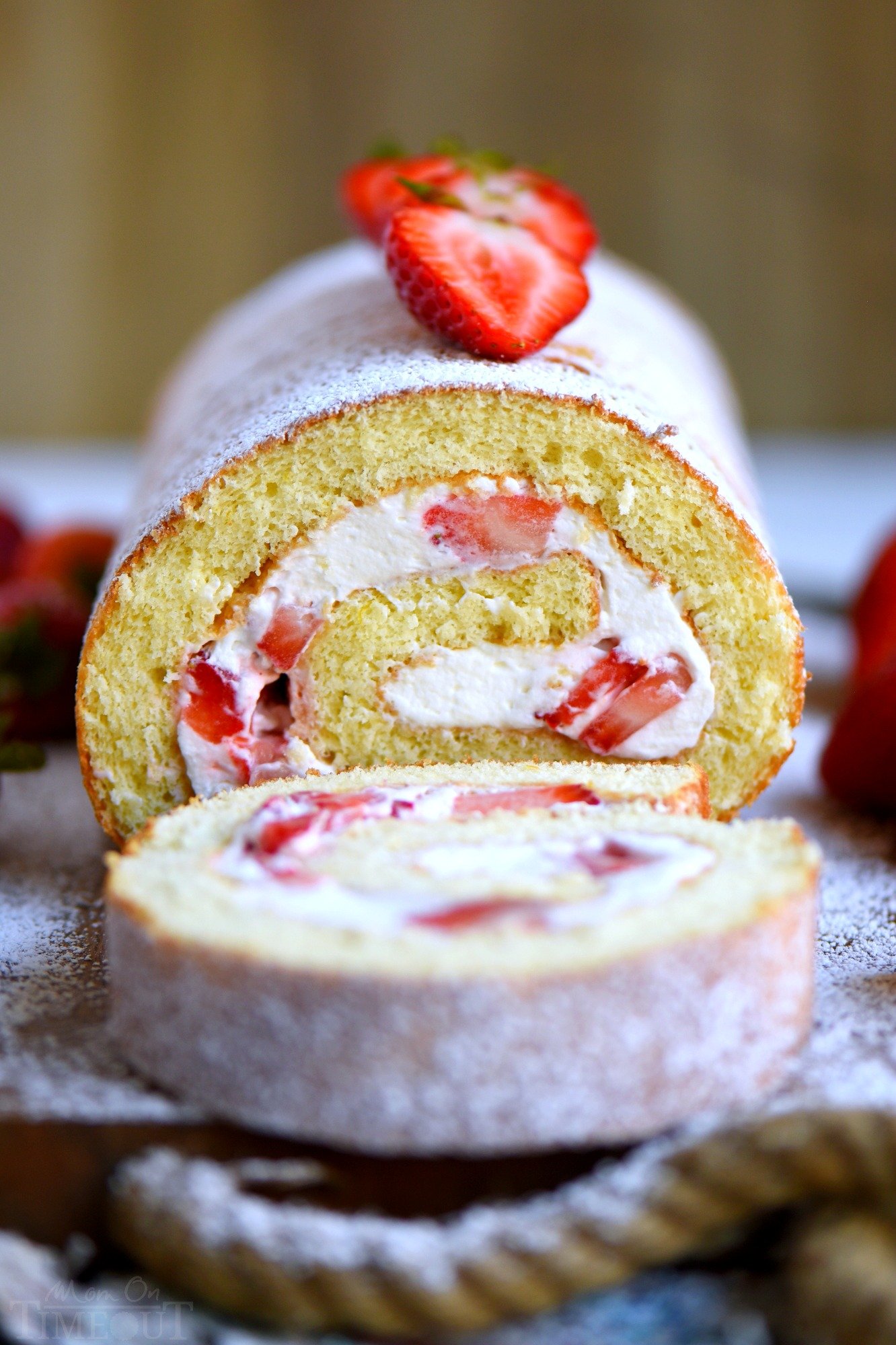 strawberry-cake-roll-sliced