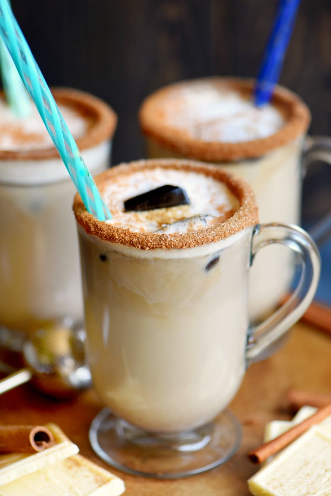 This White Chocolate Snickerdoodle Latte will delight your taste buds and all from the convenience of your own home! Making your own coffeehouse style latte has never been easier or more delicious! Make it hot or iced! // Mom On Timeout