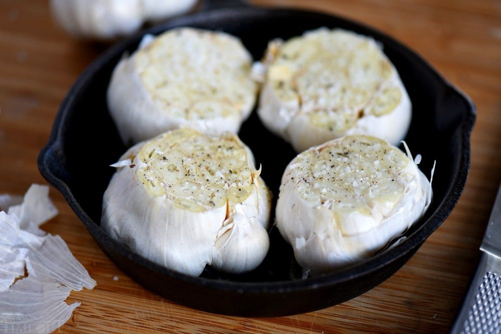 Pre-Seasoned Cast Iron Garlic Roaster Bake and Serve Fresh Roasted Garlic  for Kitchen Oven