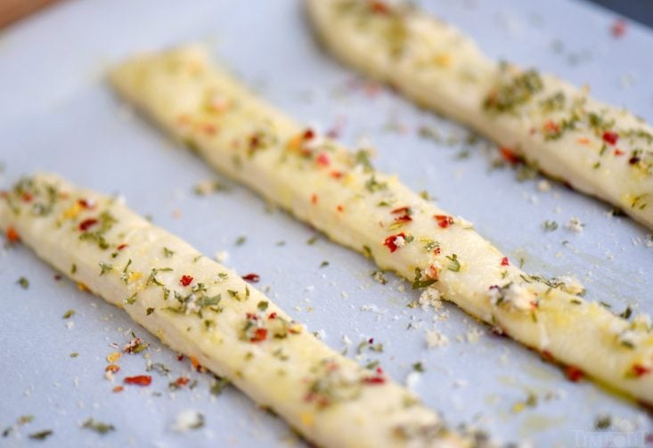 breadsticks-with-seasoning