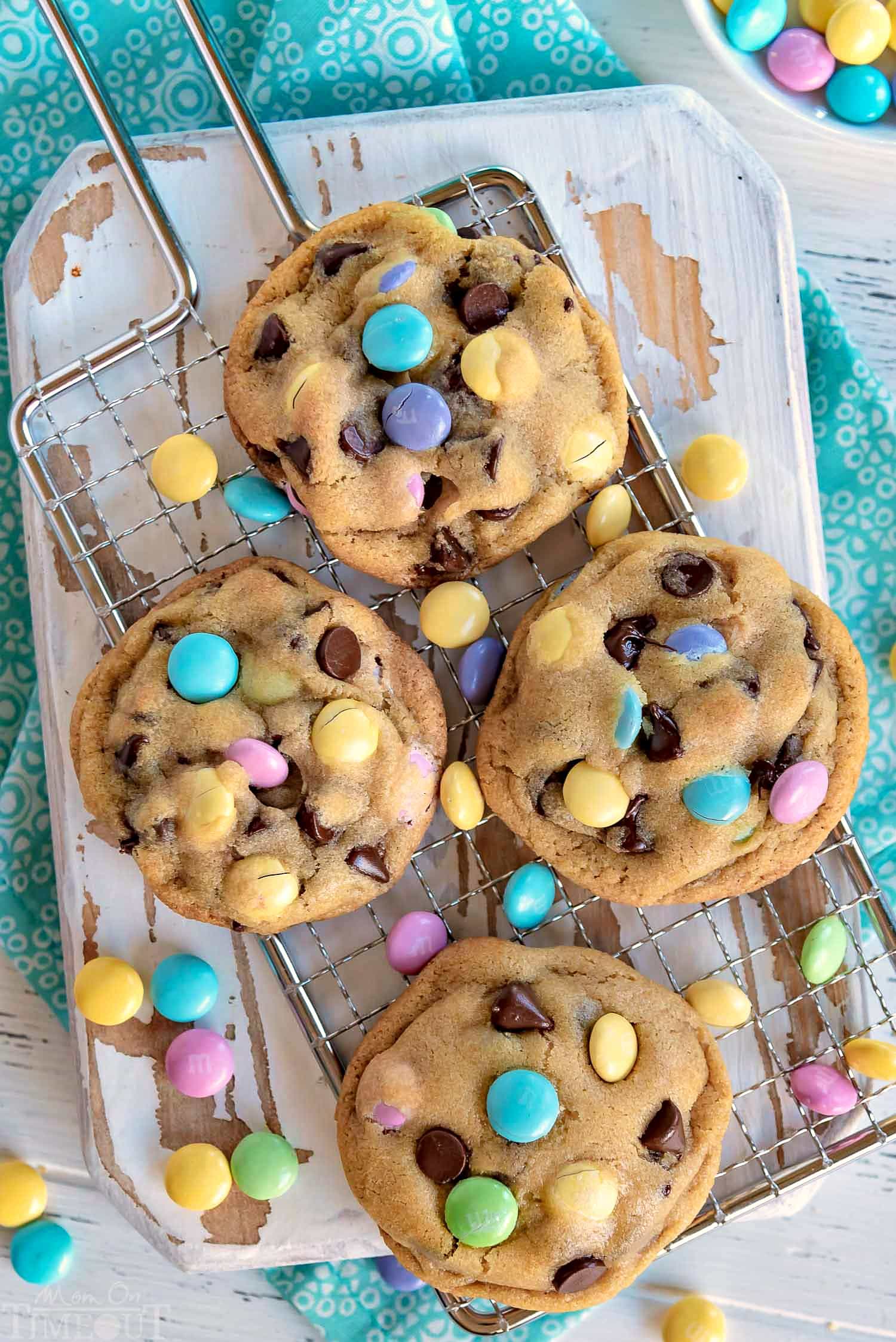 chocolate-chip-cookies-cutting-board