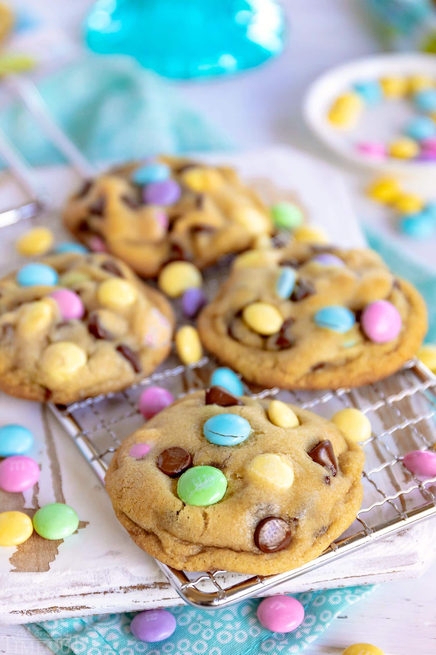 chocolate-chip-cookies-easter-rack