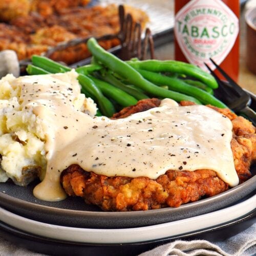 Country Fried Steak & Gravy - Must Love Garlic