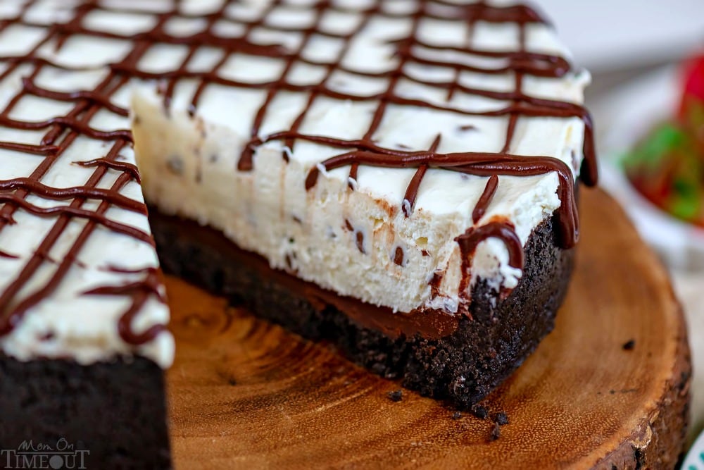 whole-no-bake-cheesecake-slice-cut-out-ganache-drizzle-on-top