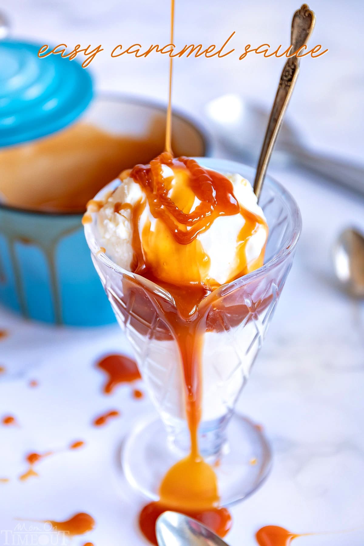 caramel-sauce-recipe-with-vanilla-ice-cream-in-dish