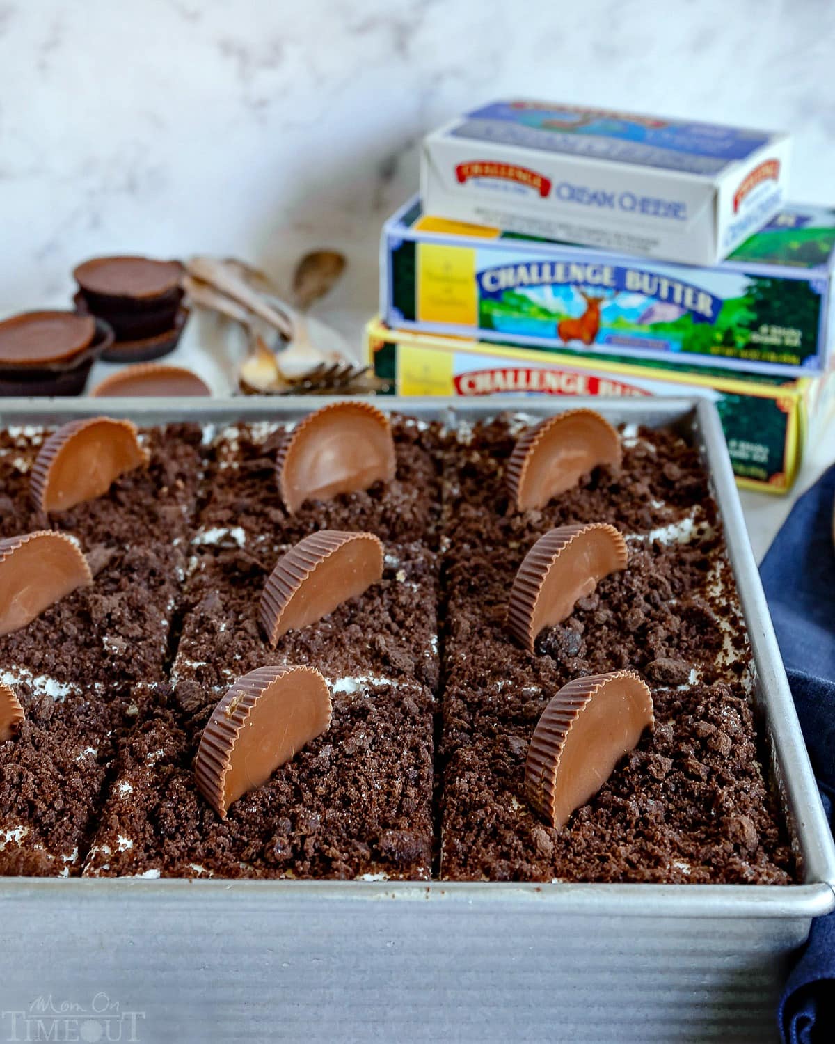 icebox-cake-in-baking-pan-with-reeses-on-top