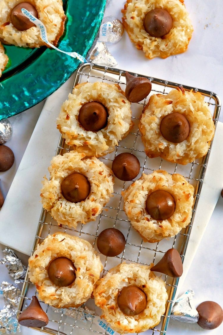 coconut macaroon blossoms top down